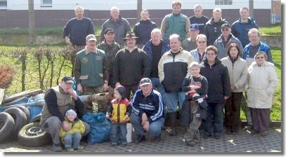 MithelferInnen beim Umwelttag der Niedervorschützer Vereine 2008