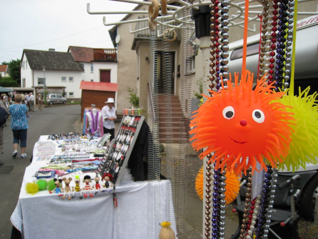 Stehender Festzug im Holzbach